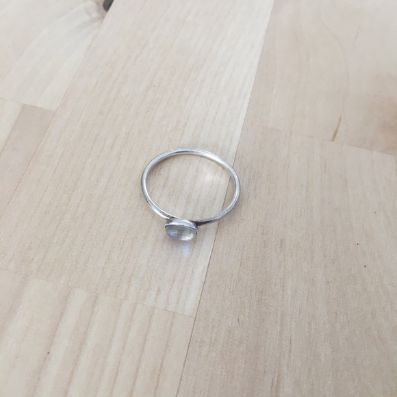 Silver and moonstone ring dainty delicate - Picture 2 of 2